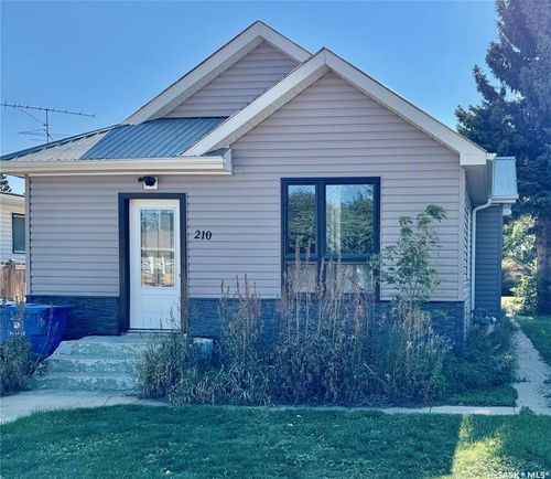 210 1 St E, Blaine Lake, SK, S0J0J0 | Card Image