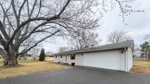 5790 Ada Dr, Roscoe, IL, 61073-8863 | Card Image