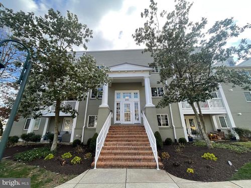 301-4061 S Four Mile Run Dr, ARLINGTON, VA, 22204-5602 | Card Image