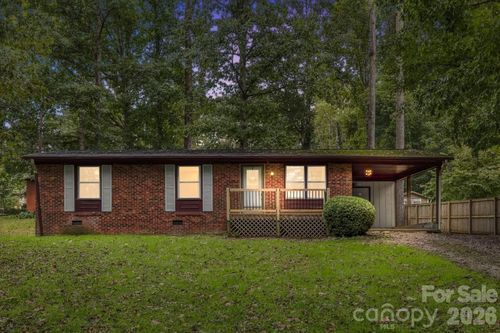 36 Medlin Ln, Flat Rock, NC, 28731-9807 | Card Image