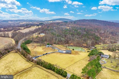 7464 Wilson Rd, WARRENTON, VA, 20186-7457 | Card Image