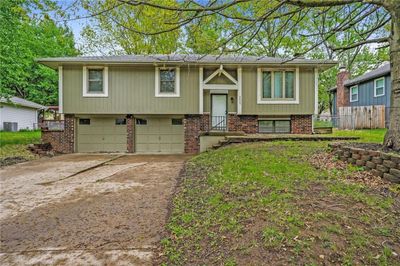 2808 Se 2nd Street, House other with 3 bedrooms, 2 bathrooms and null parking in Blue Springs MO | Image 1