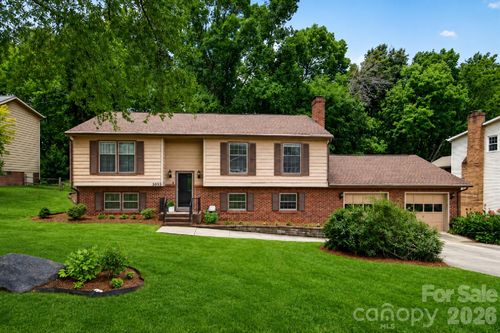 5000 Cedarforest Dr, Charlotte, NC, 28226-7800 | Card Image