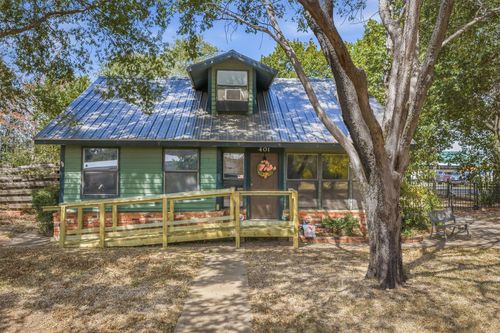 401 S 10th Street, Comanche, OK, 73529 | Card Image