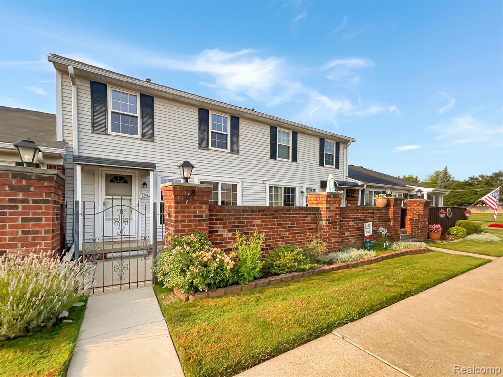 Heatherheath Dr, Clinton Township, MI 48038 #1