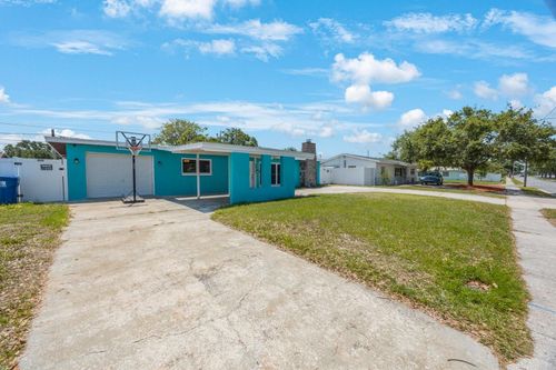 3215 58th St N, St Petersburg, FL, 33710-2539 | Card Image