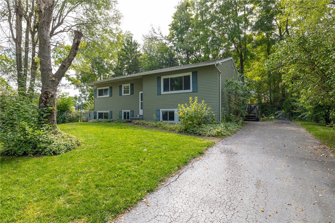 Green Acorn Ln, Henrietta, NY 14467
