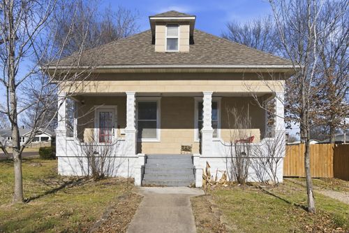 306 W County St, Monett, MO, 65708-1921 | Card Image