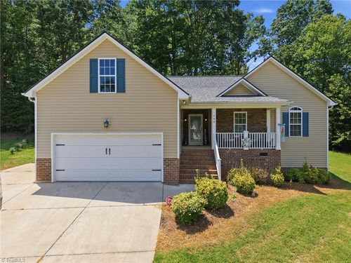 140 Laurel Ridge Ct, Reidsville, NC, 27320-9647 | Card Image