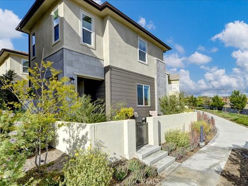 134 Chorus, Irvine, CA, 92618-1415 | Card Image