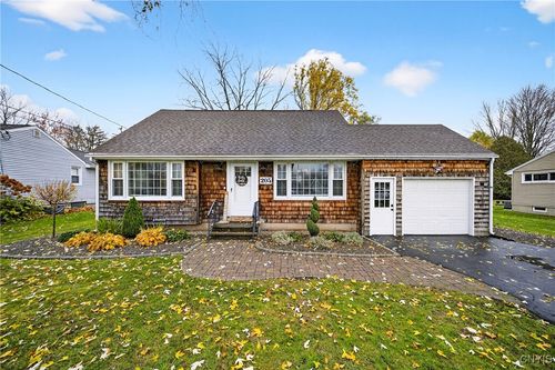 205 Sunset Dr, East Syracuse, NY, 13057-2719 | Card Image