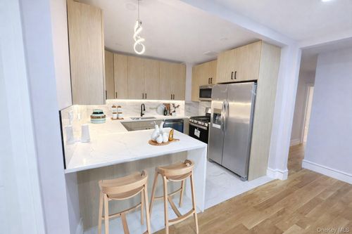 10839 Union Tpke, Forest Hills, NY, 11375-6823 | Card Image