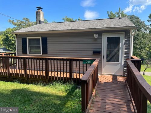 215 Harris Dr, FRONT ROYAL, VA, 22630-6512 | Card Image