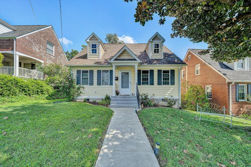 1027 Windsor Ave Sw, Roanoke, VA, 24015-3039 | Card Image