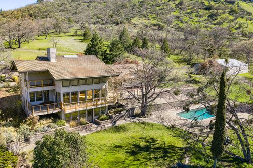 6023 Hillcrest Rd, Medford, OR, 97504-9382 | Card Image