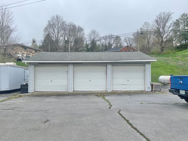 37037 Governor G C Peery Hwy, Home with 0 bedrooms, 0 bathrooms and 10 parking in Bluefield VA | Image 5