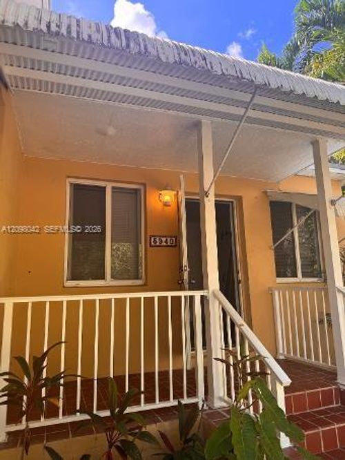 5940 Sw 7th St, Miami, FL, 33144 | Card Image