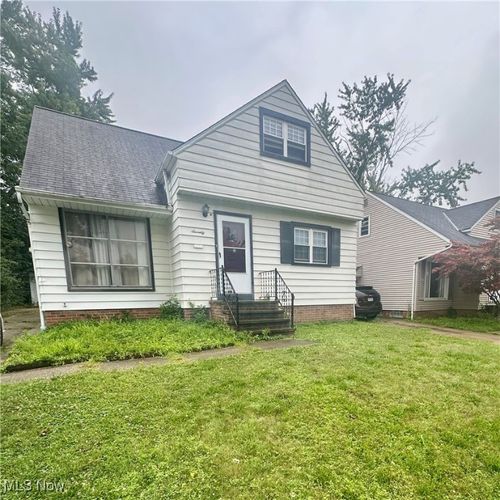 70 Natalie Rd, Bedford, OH, 44146-2128 | Card Image