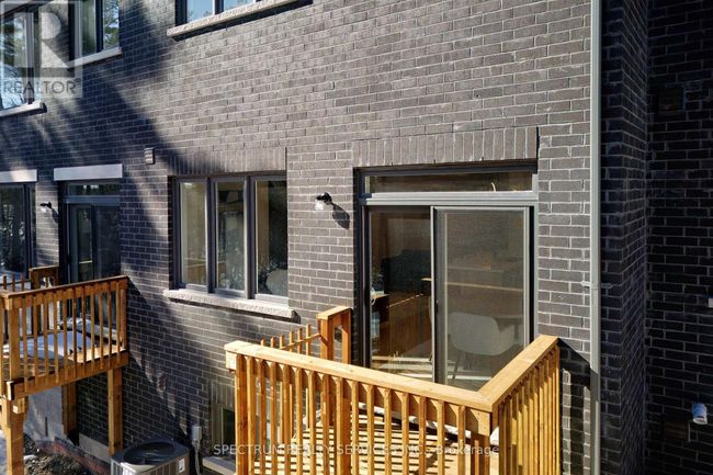 199 Grand Trunk Avenue, Townhouse with 3 bedrooms, 3 bathrooms and 2 parking in Vaughan (Patterson) ON | Image 16