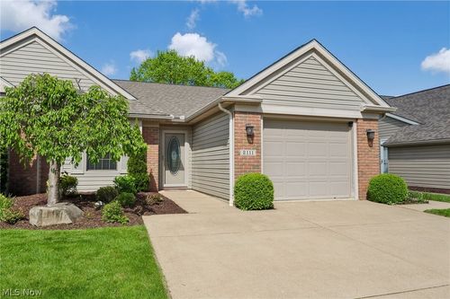 2111 Lakefield Dr, Huron, OH, 44839-2071 | Card Image