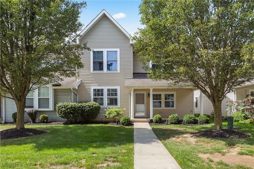 4989 Greenflower St, North Olmsted, OH, 44070-5419 | Card Image