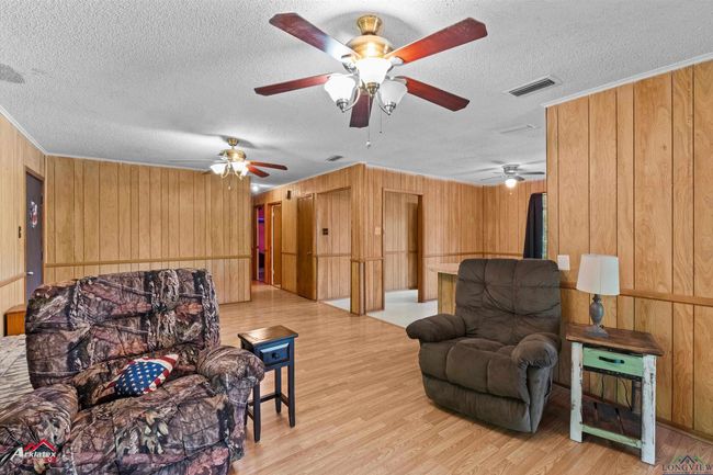 711 Comer St, House other with 3 bedrooms, 2 bathrooms and null parking in Carthage TX | Image 5