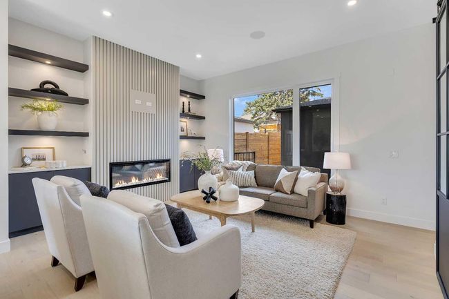 42 Collingwood Place Nw, House other with 5 bedrooms, 4 bathrooms and 2 parking in Calgary AB | Image 16