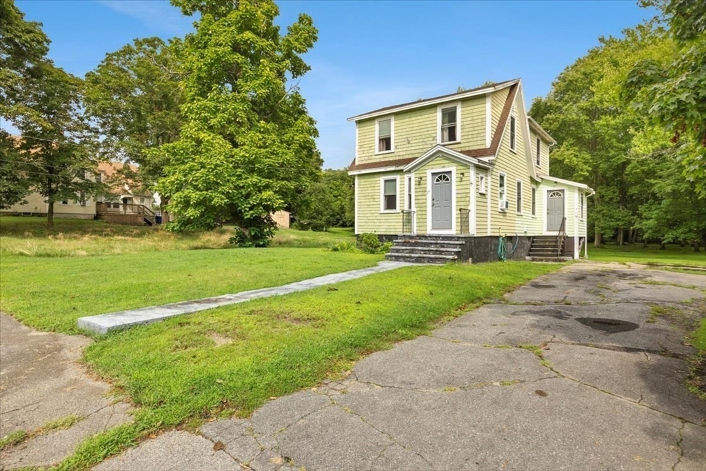 Bliss St, Taunton, MA 02780
