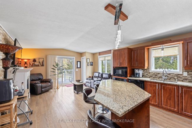 29 Cummings Rd, House other with 6 bedrooms, 5 bathrooms and 6 parking in Lyn ON | Image 23
