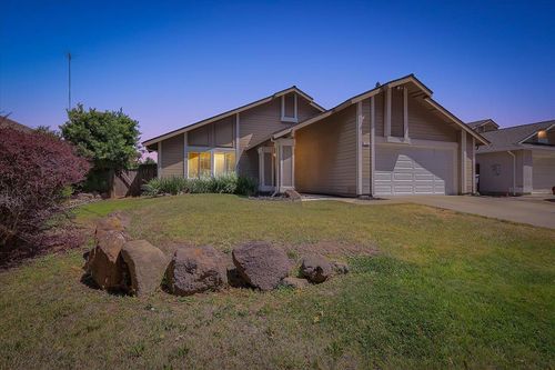 1355 Senida Way, Sacramento, CA, 95833 | Card Image