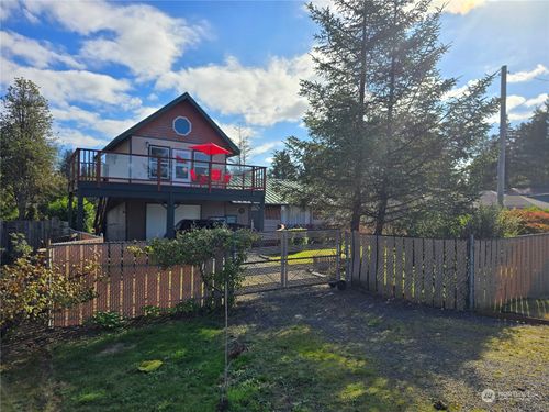61 Salt Air St, Clallam Bay, WA, 98326-0127 | Card Image
