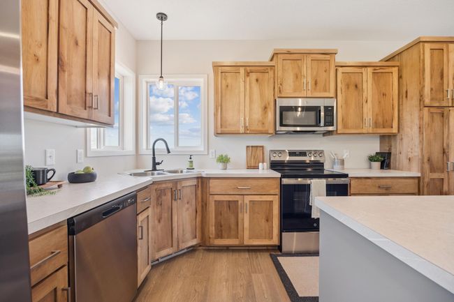 Rustic maple cabinetry! | Image 8