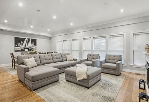 202-9 Ward St, Boston, MA, 02127-3637 | Card Image