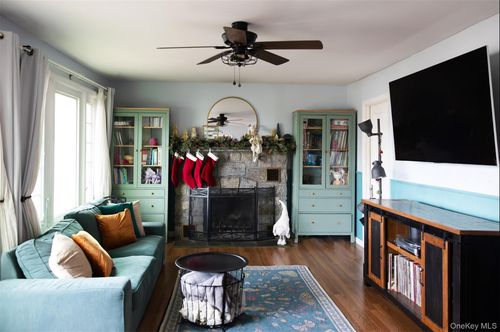 50 Poseidon Rd, Rocky Point, NY, 11778-9685 | Card Image