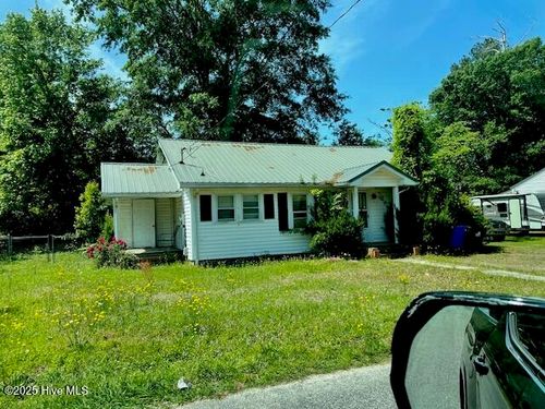 208 Gooden St, Elizabethtown, NC, 28337-9502 | Card Image