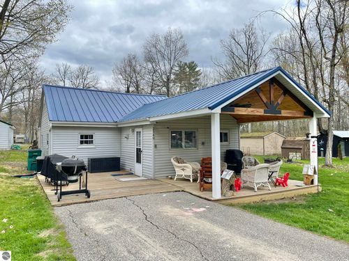 2340 Greenwood Rd, Lupton, MI, 48635-8751 | Card Image