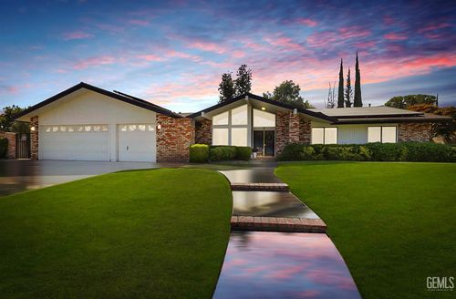 1113 Calle Extrano, Bakersfield, CA, 93309-7114 | Card Image