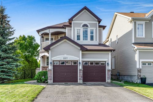 227 Hillpark High St, Orleans, ON, K1W0B5 | Card Image