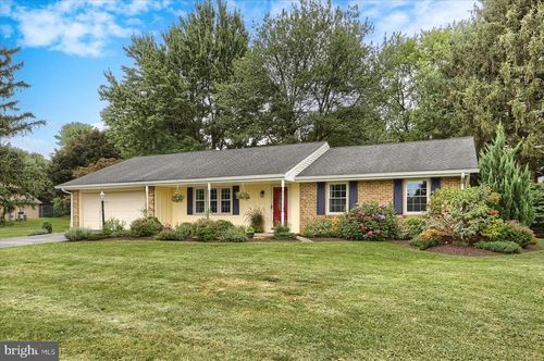 1402 Country Dr, Mechanicsburg, PA, 17055-5106 | Card Image