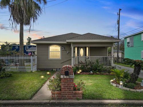 1915 55th Street, Galveston, TX, 77551 | Card Image