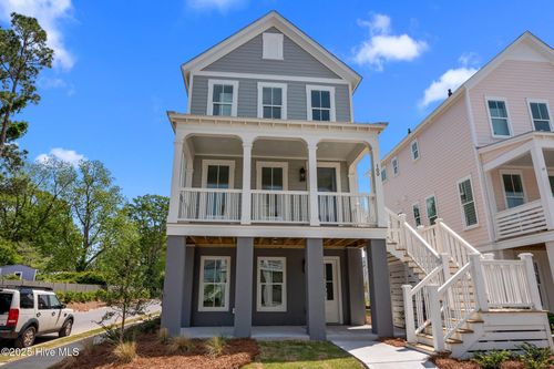 100 Wiley St, Washington, NC, 27889-6069 | Card Image