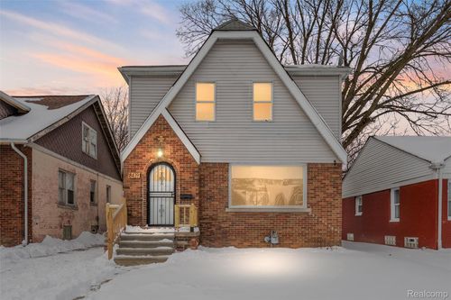 18439 Alcoy St, Detroit, MI, 48205-2737 | Card Image