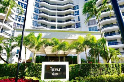 208 - 3400 Ne 192nd St, Condo with 2 bedrooms, 2 bathrooms and null parking in Aventura FL | Image 1