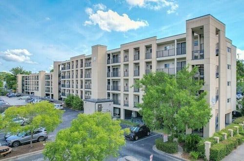 apt-121-40 Bee St, Charleston, SC, 29403-5828 | Card Image