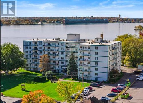 99 Pine St, Sault Ste. Marie, ON, P6A3Y3 | Card Image