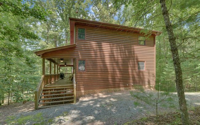 890 Mountain Lake Cir, Home with 3 bedrooms, 3 bathrooms and null parking in Blue Ridge GA | Image 37