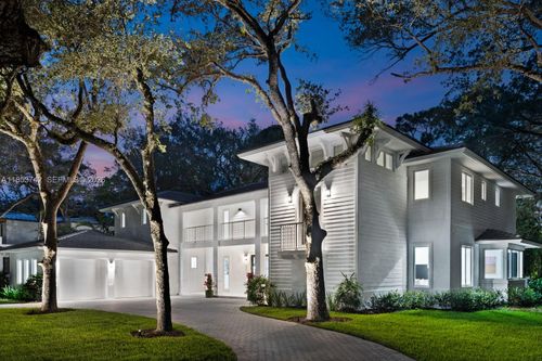 5835 Sw 81st St, South Miami, FL, 33143-8209 | Card Image