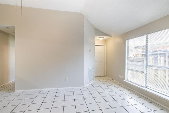 5326 Lynngate Dr, House other with 3 bedrooms, 2 bathrooms and 1 parking in Spring TX | Image 4