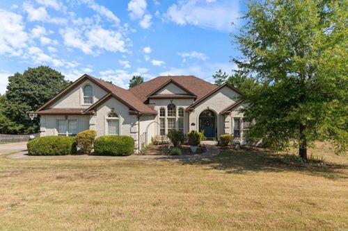 11 E Chateau Estate Dr, Greenbrier, AR, 72058-9155 | Card Image