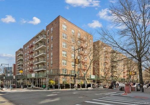 517-142-05 Roosevelt Ave, Flushing, NY, 11354-6007 | Card Image